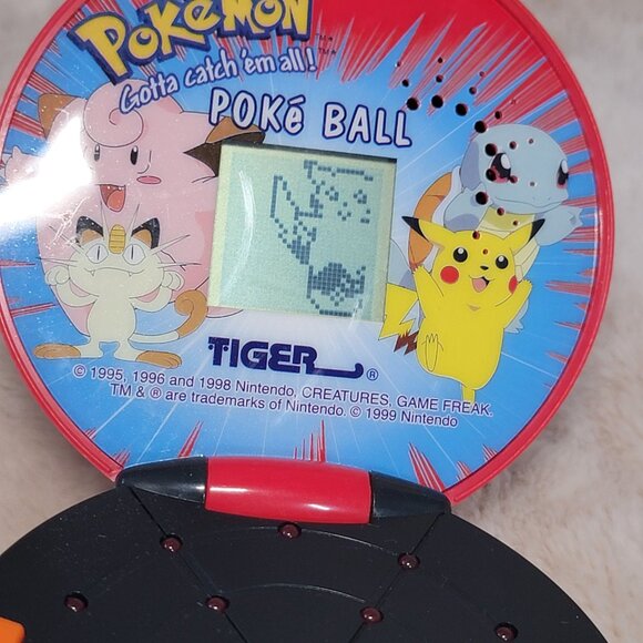 Vintage Tiger Electronics 1999 Pokemon Poke Ball Handheld LCD Game - Working - Picture 10 of 10